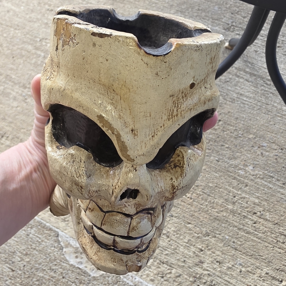 VINTAGE WOOD Teak SKULL ASHTRAY UNIQUE HEAD ASHTRAY BEATUP, DESTROYED TRASHED 💀